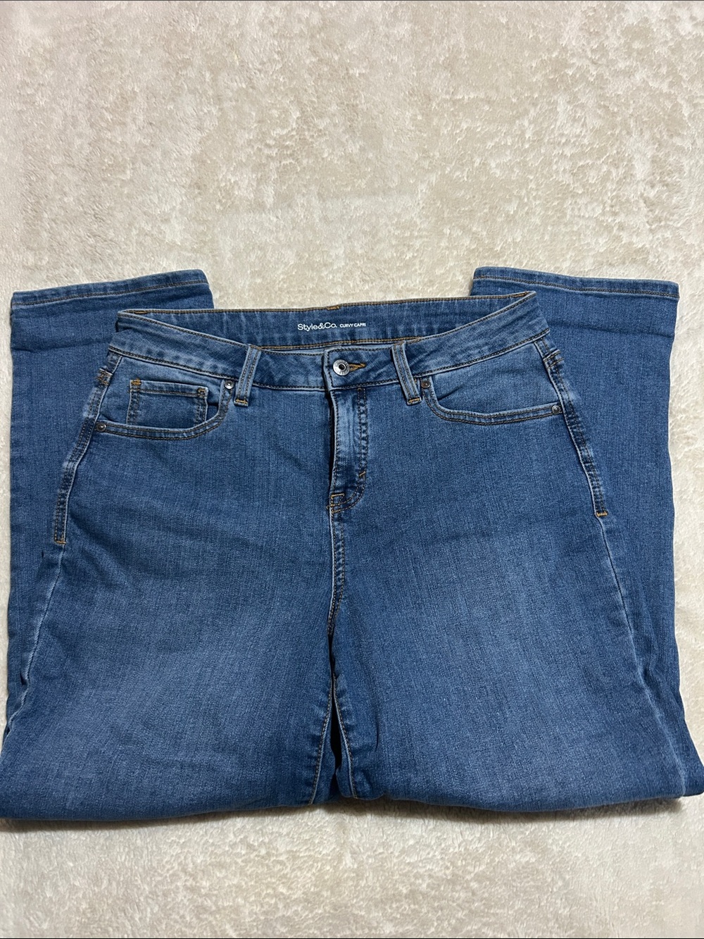 Style & Co. Medium Blue Curvy Capri Jeans